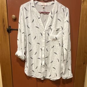 PER SE Blouse Size M White Feathers And Polkadot Button Down Ladies Shirt
